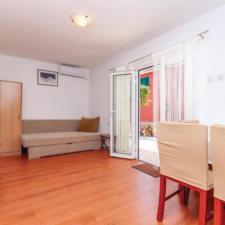 Beautiful Apartment In Jadrija With Kitchen Eksteriør billede
