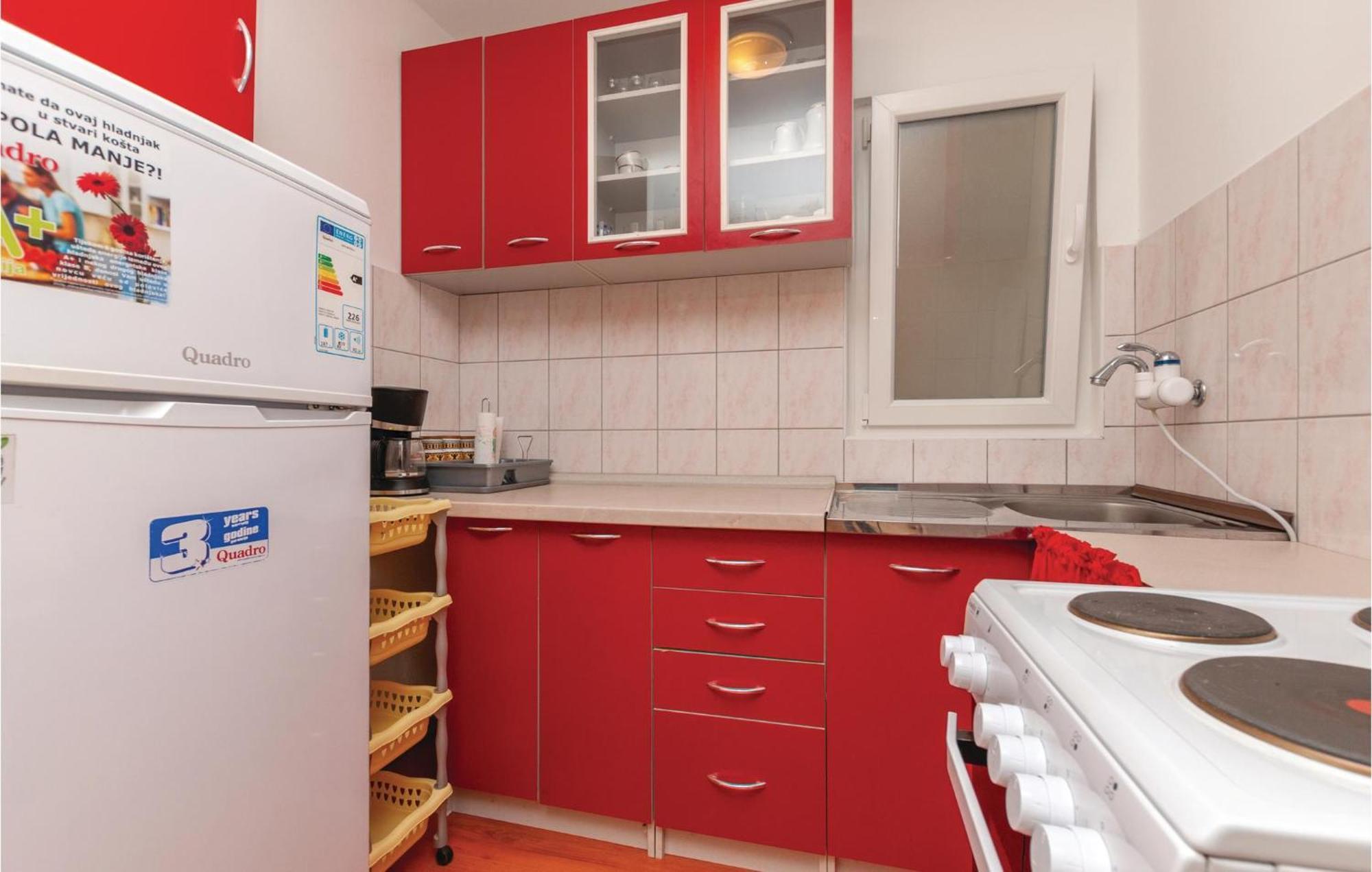 Beautiful Apartment In Jadrija With Kitchen Eksteriør billede